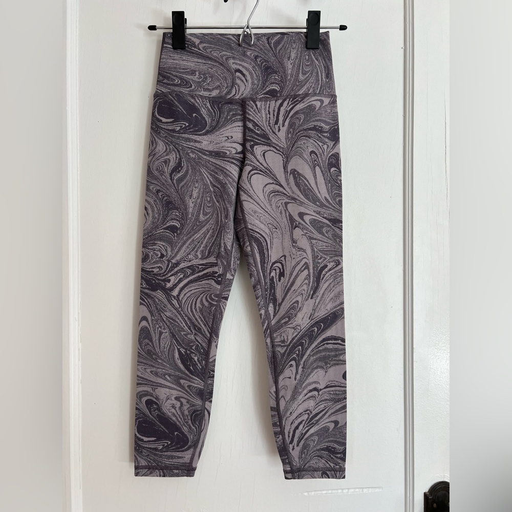 Athleta Transcend 7/8 Sumi Marble Violet Purple Crop Tight Leggings | Size S